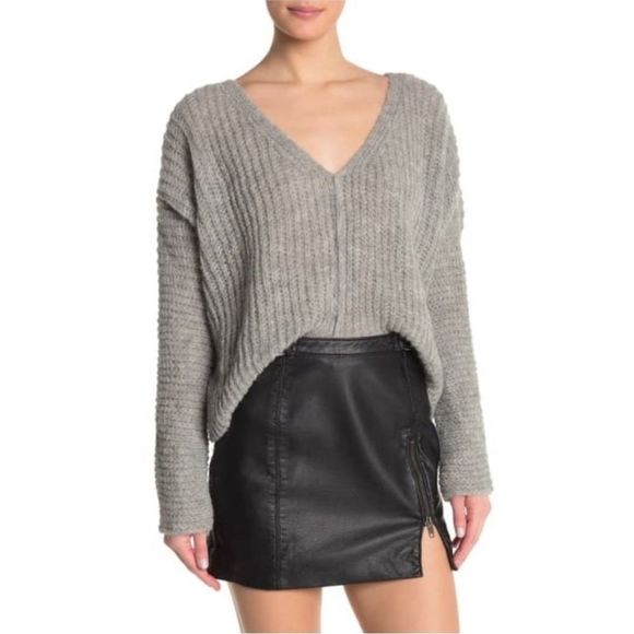 Free People Moonbeam Slouchy Ribbed Knit Long Sleeve V-Neck Pullover Sweater - Picture 3 of 10